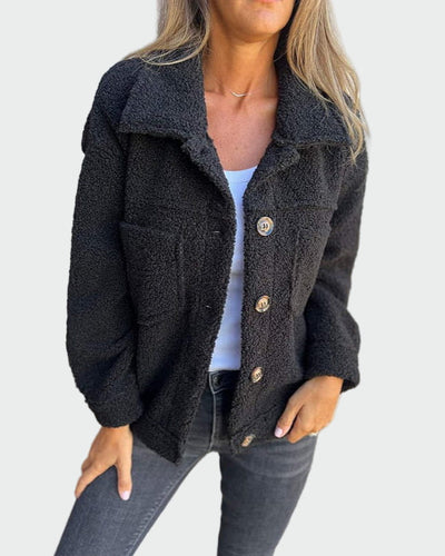 Casuale e caldo cappotto per l'autunno